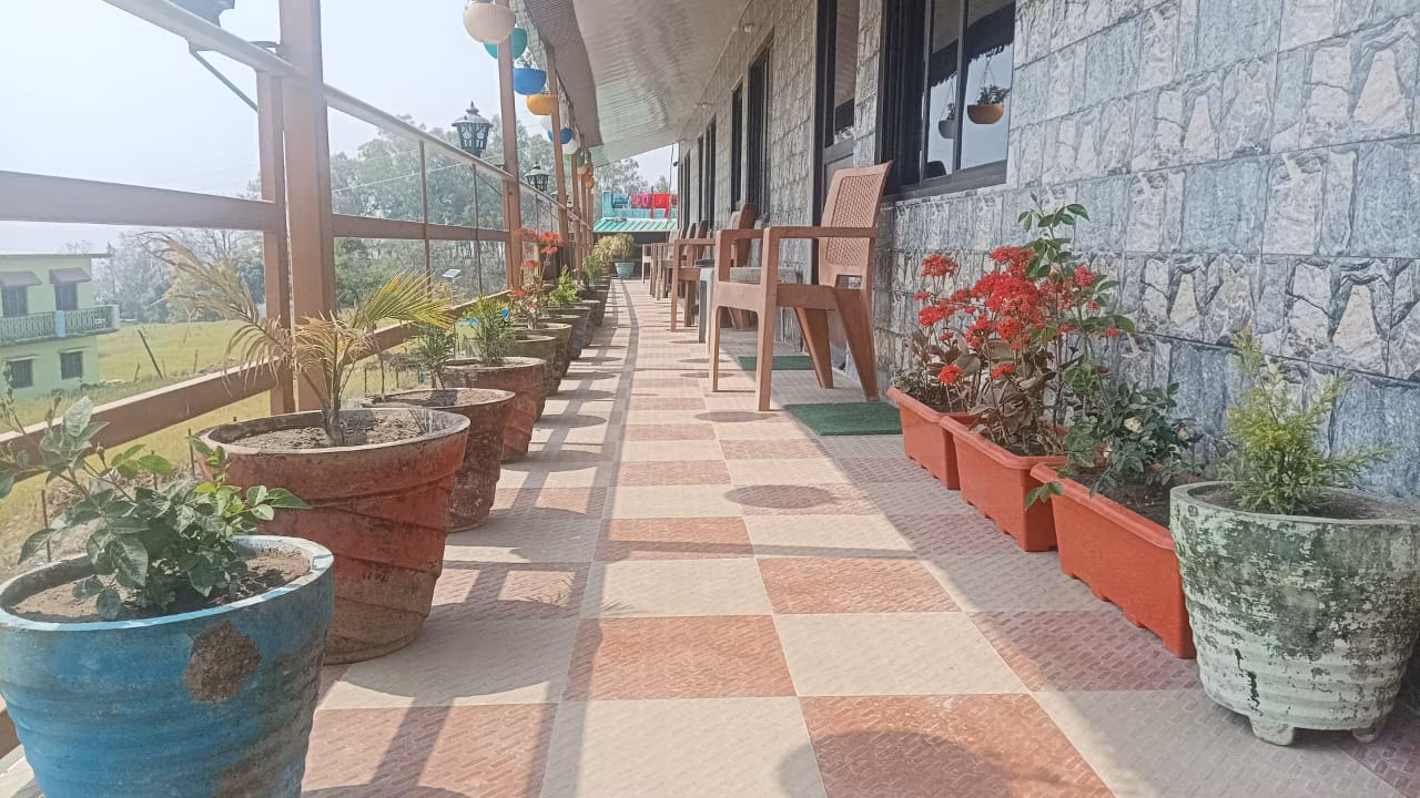 rudraksh hotel and restaurant jim corbett