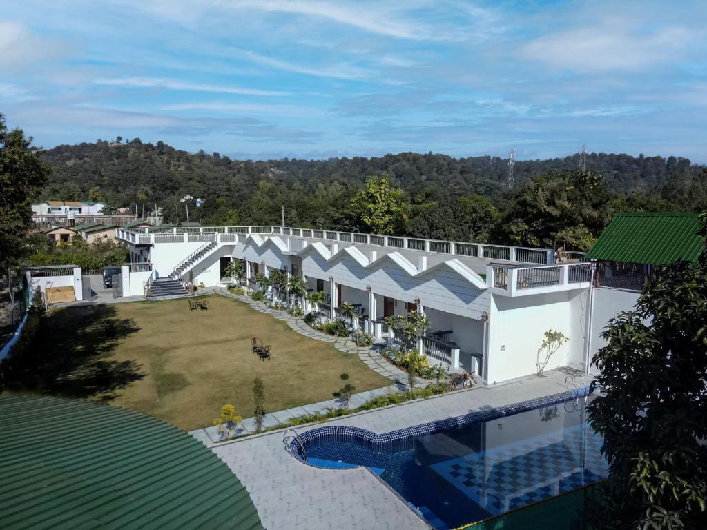 yellow tail by puggles resorts jim corbett Ramnagar